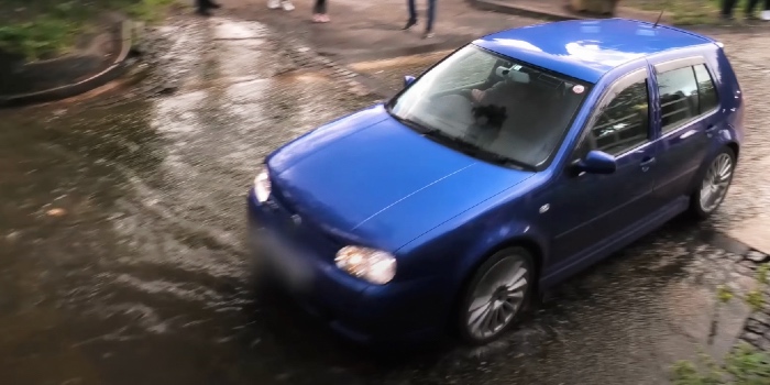 How NOT to drive through floodwater - VW Golf