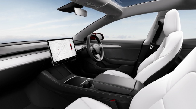 Who knew driving could be such a serene experience? Tesla Model 3 RWD interior.