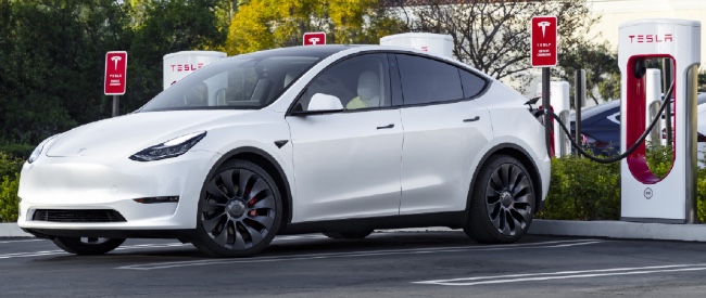 Getting a Tesla Model 3 RWD range recharge at a Tesla Supercharger.